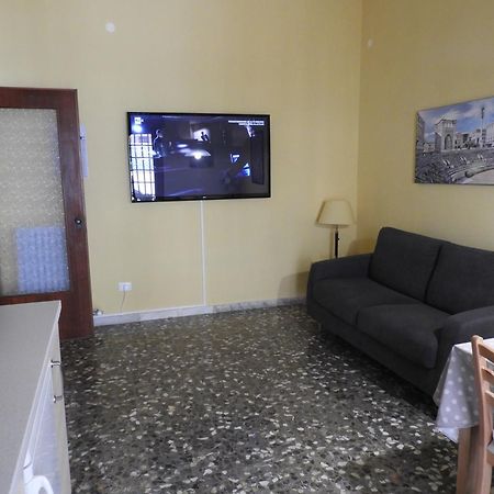 Oleandro E Glicine Apartment เลชเช ภายนอก รูปภาพ