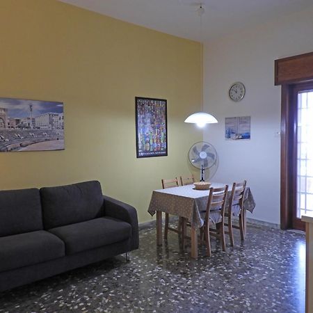 Oleandro E Glicine Apartment เลชเช ภายนอก รูปภาพ