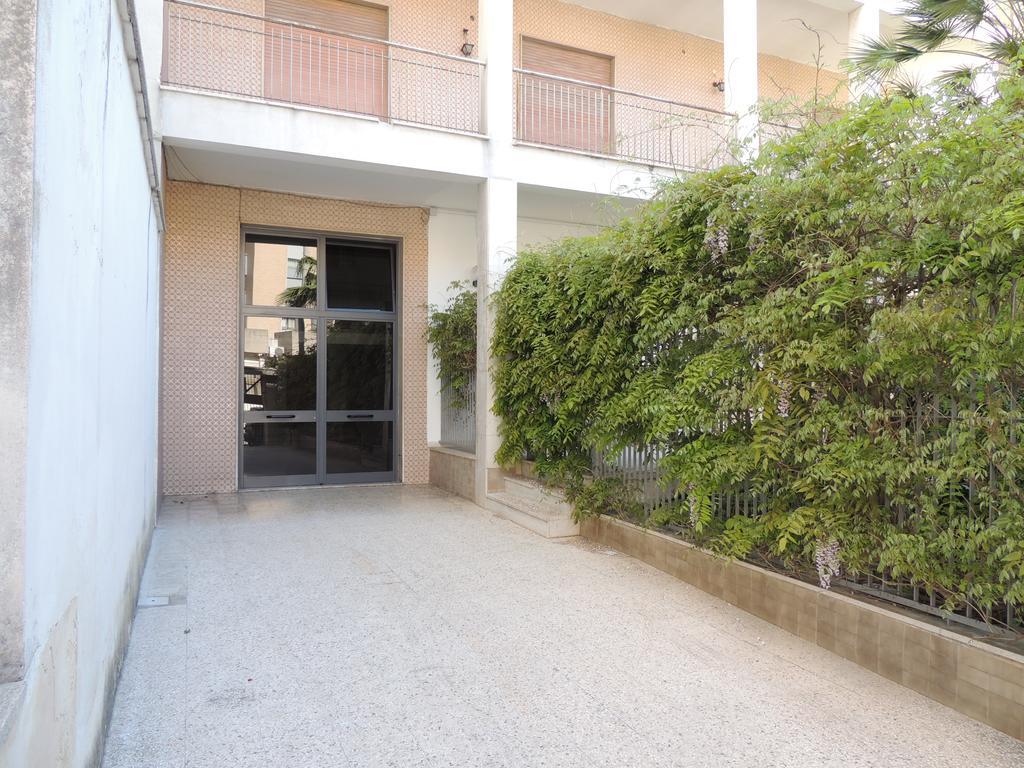 Oleandro E Glicine Apartment เลชเช ภายนอก รูปภาพ