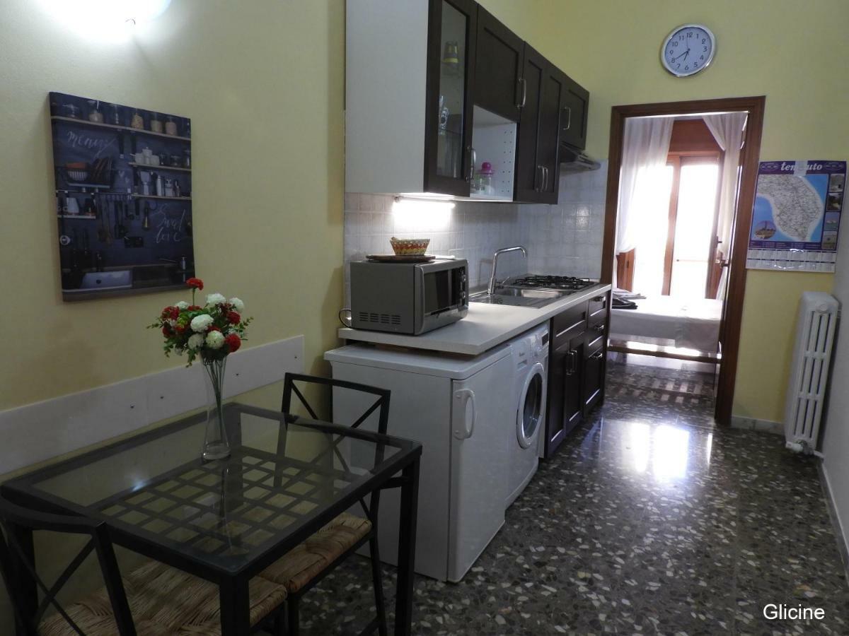 Oleandro E Glicine Apartment เลชเช ภายนอก รูปภาพ