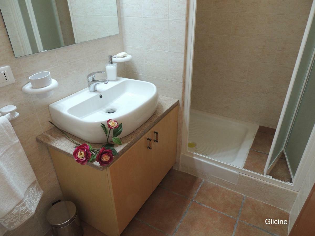 Oleandro E Glicine Apartment เลชเช ภายนอก รูปภาพ