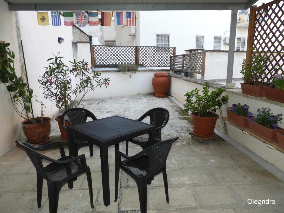 Oleandro E Glicine Apartment เลชเช ภายนอก รูปภาพ