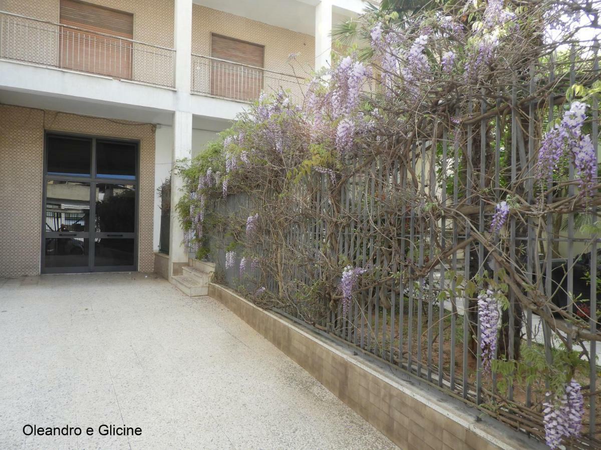 Oleandro E Glicine Apartment เลชเช ภายนอก รูปภาพ