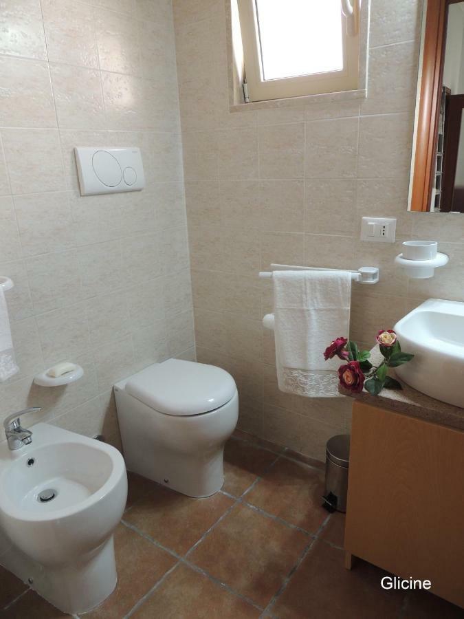 Oleandro E Glicine Apartment เลชเช ภายนอก รูปภาพ