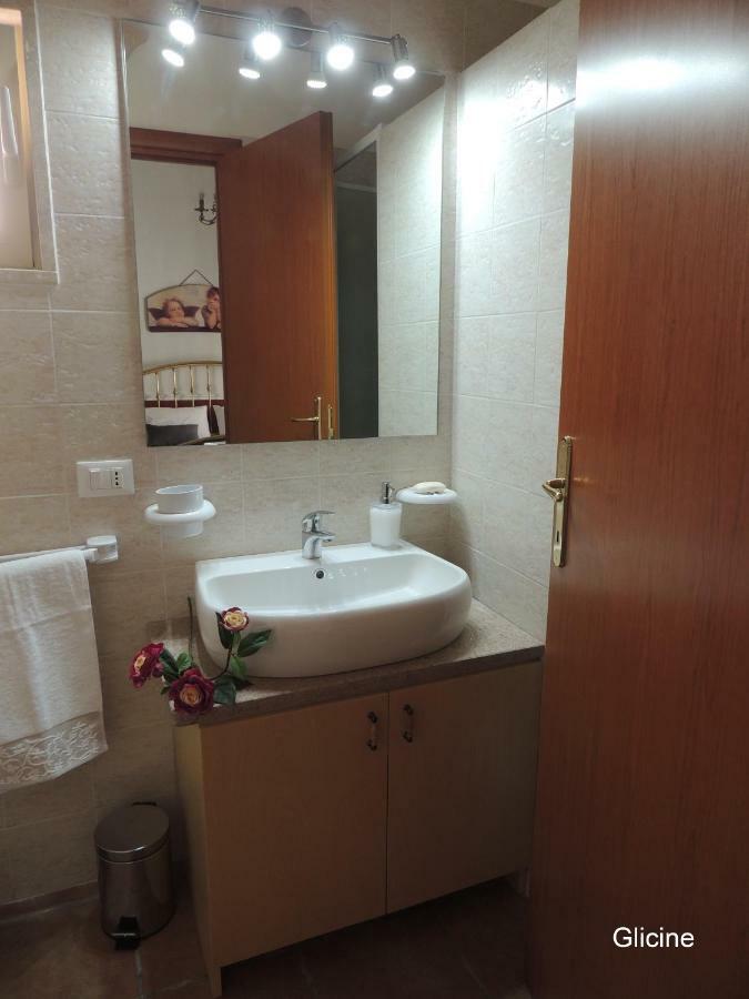 Oleandro E Glicine Apartment เลชเช ภายนอก รูปภาพ